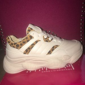 Chunky sole sneakers